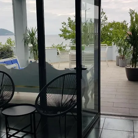 George 1 Apartment